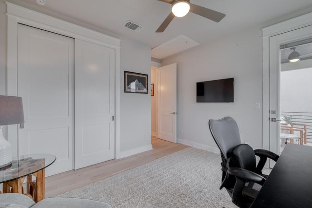 5002 E Pecan Springs RD 7, Austin, TX 78723