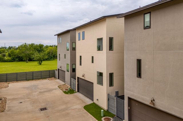 5002 E Pecan Springs RD 7, Austin, TX 78723