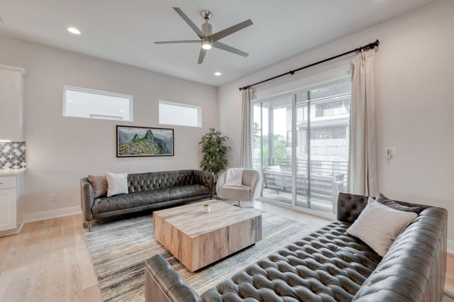 5002 E Pecan Springs RD 7, Austin, TX 78723