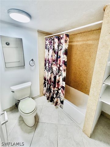 826 Wiggins Pass RD 302, Naples, FL 34110