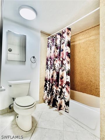 826 Wiggins Pass RD 302, Naples, FL 34110