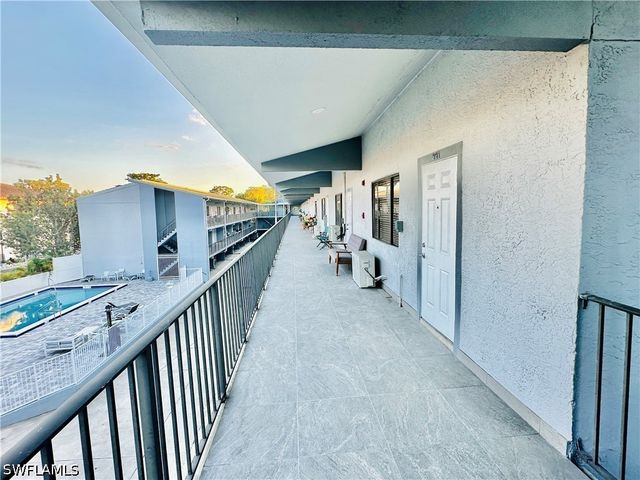826 Wiggins Pass RD 302, Naples, FL 34110
