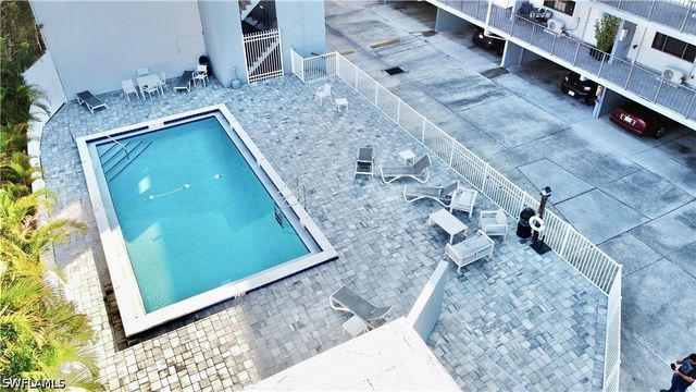 826 Wiggins Pass RD 302, Naples, FL 34110