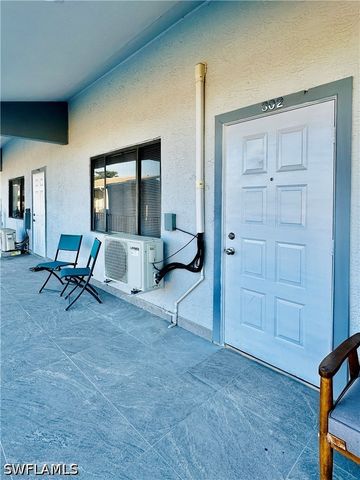 826 Wiggins Pass RD 302, Naples, FL 34110