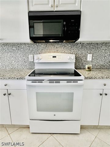 826 Wiggins Pass RD 302, Naples, FL 34110