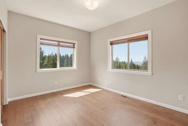 15415 E Timbercrest Ln, Mead, WA 99021