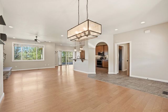 15415 E Timbercrest Ln, Mead, WA 99021