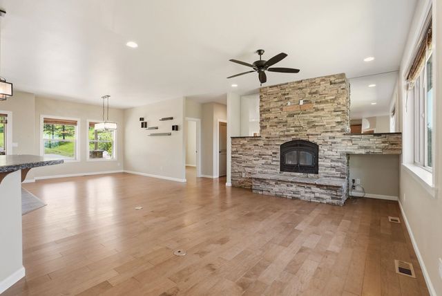 15415 E Timbercrest Ln, Mead, WA 99021