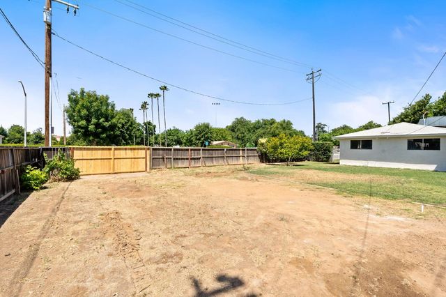 443 W Myers Avenue, Fresno, CA 93706