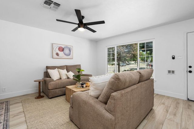 443 W Myers Avenue, Fresno, CA 93706