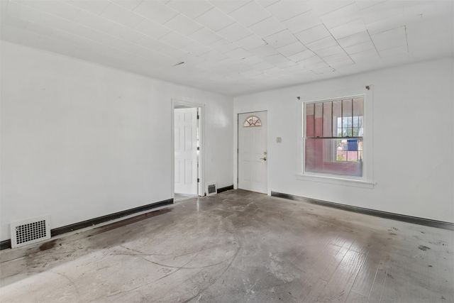 3103 1st Street, Des Moines, IA 50313