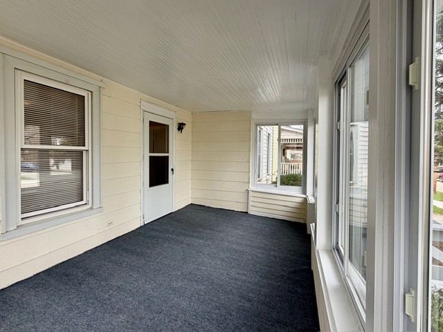 609 1st Street 1, Libertyville, IL 60048