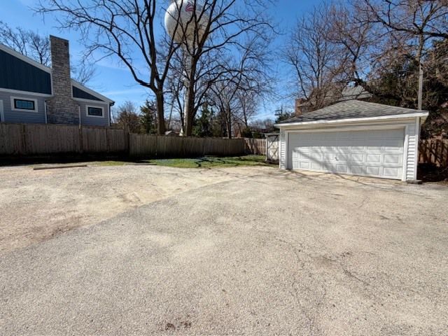 609 1st Street 1, Libertyville, IL 60048