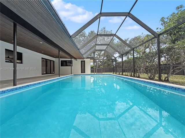 8340 SW 154th Ter, Palmetto Bay, FL 33157