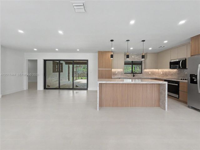 8340 SW 154th Ter, Palmetto Bay, FL 33157