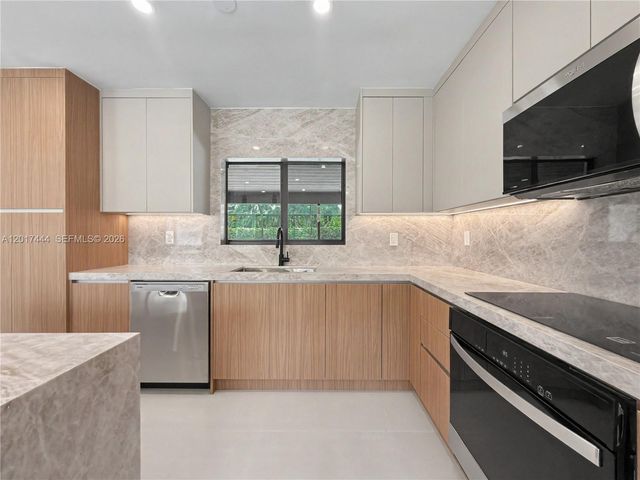 8340 SW 154th Ter, Palmetto Bay, FL 33157