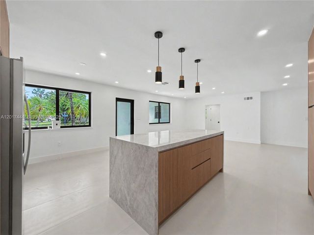 8340 SW 154th Ter, Palmetto Bay, FL 33157