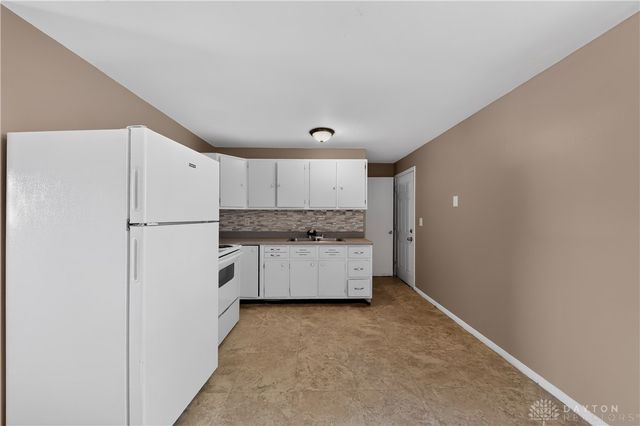 906 Miller Avenue, Trotwood, OH 45417