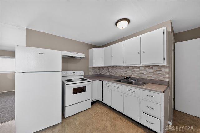 906 Miller Avenue, Trotwood, OH 45417