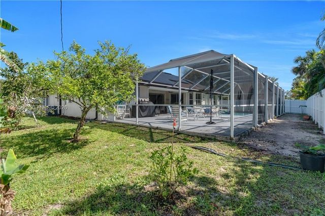 2504 E 7th ST, Lehigh Acres, FL 33936
