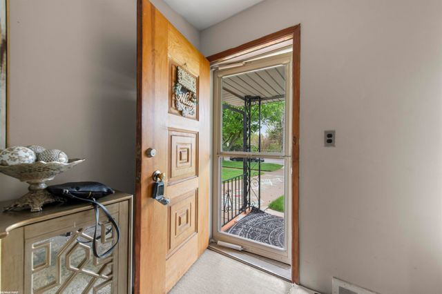 4757 Frazho Road, Warren, MI 48091