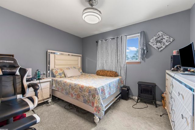 4757 Frazho Road, Warren, MI 48091