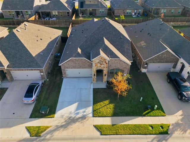 11024 Gold Pan Trail, Aubrey, TX 76227