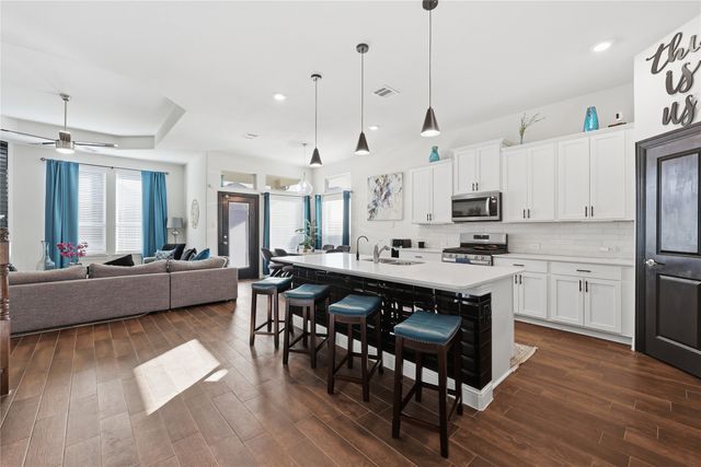 11024 Gold Pan Trail, Aubrey, TX 76227