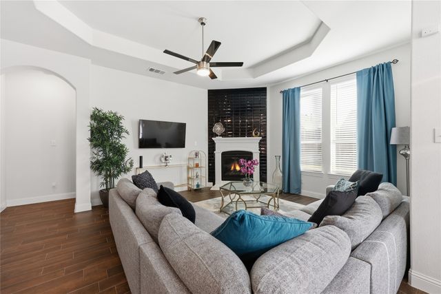 11024 Gold Pan Trail, Aubrey, TX 76227