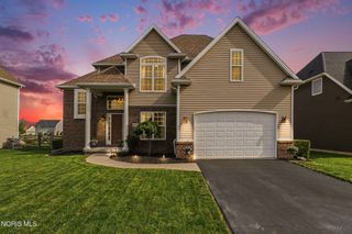 10750 Sun Trace Drive, Perrysburg, OH 43551