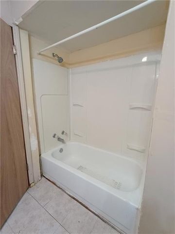 123 W Valley Street, St Joseph, MO 64504