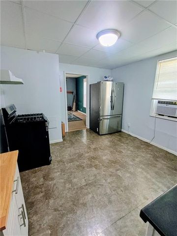 123 W Valley Street, St Joseph, MO 64504