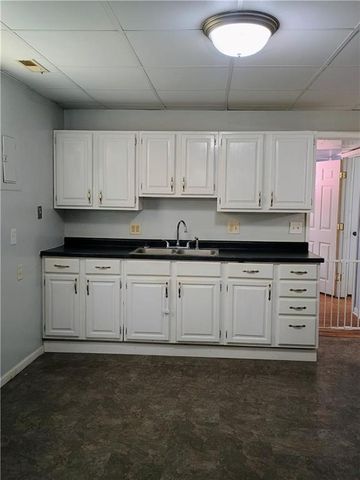 123 W Valley Street, St Joseph, MO 64504