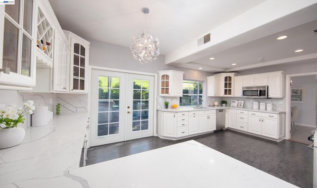 35172 King Ct., Fremont, CA 94536