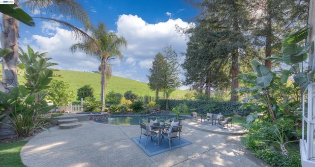 35172 King Ct., Fremont, CA 94536