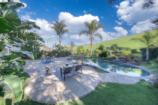 35172 King Ct., Fremont, CA 94536