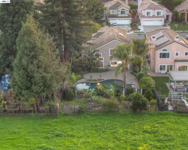 35172 King Ct., Fremont, CA 94536