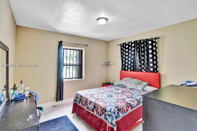 1868 NW 64th St, Miami, FL 33147