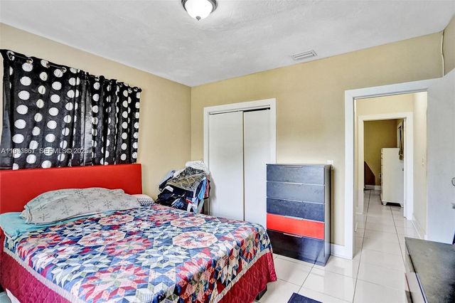 1868 NW 64th St, Miami, FL 33147