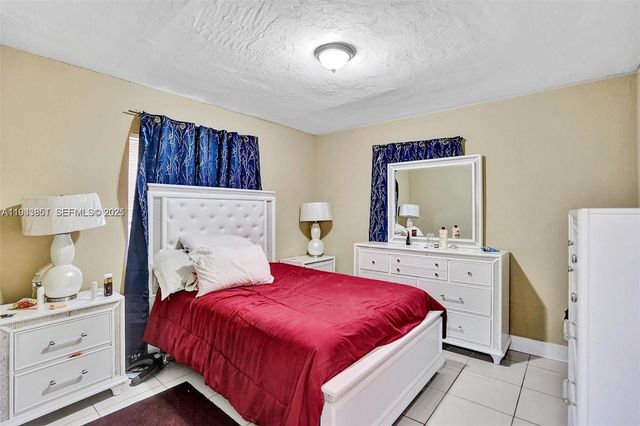 1868 NW 64th St, Miami, FL 33147