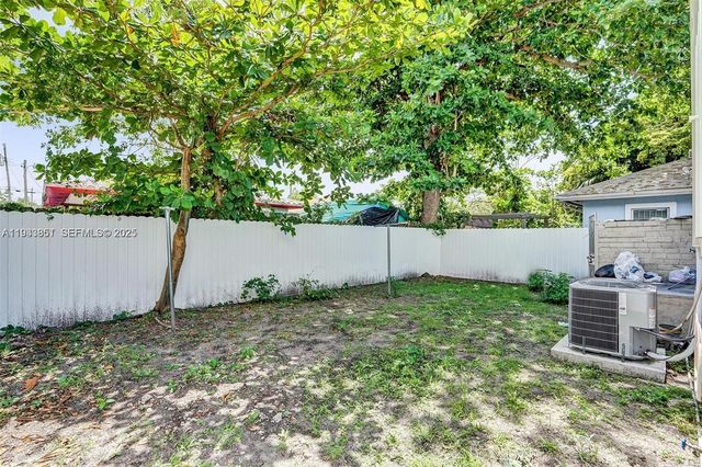 1868 NW 64th St, Miami, FL 33147