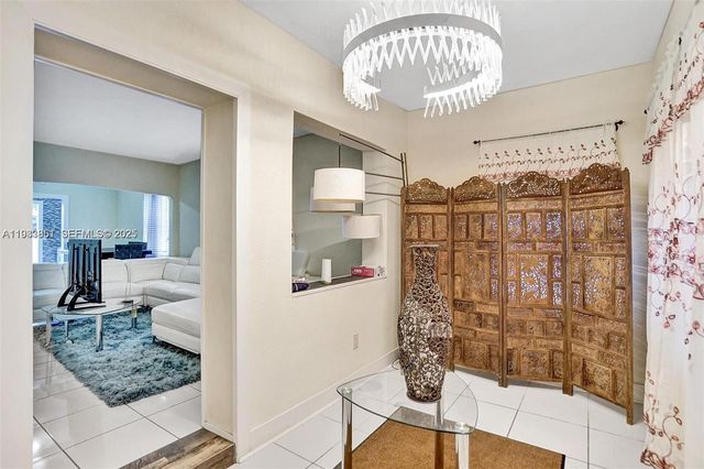 1868 NW 64th St, Miami, FL 33147