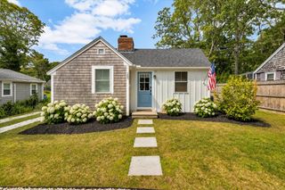 25 Lake Rd E, Yarmouth, MA 02673