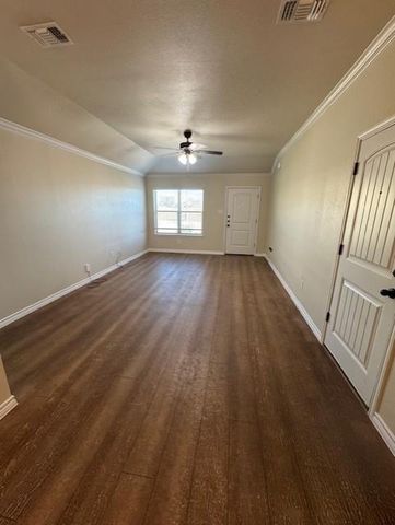 101 Calvin Smith LN B, Jarrell, TX 76537