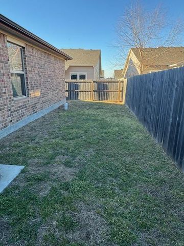 101 Calvin Smith LN B, Jarrell, TX 76537