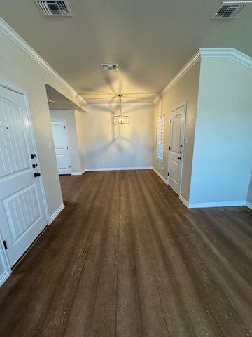 101 Calvin Smith LN B, Jarrell, TX 76537