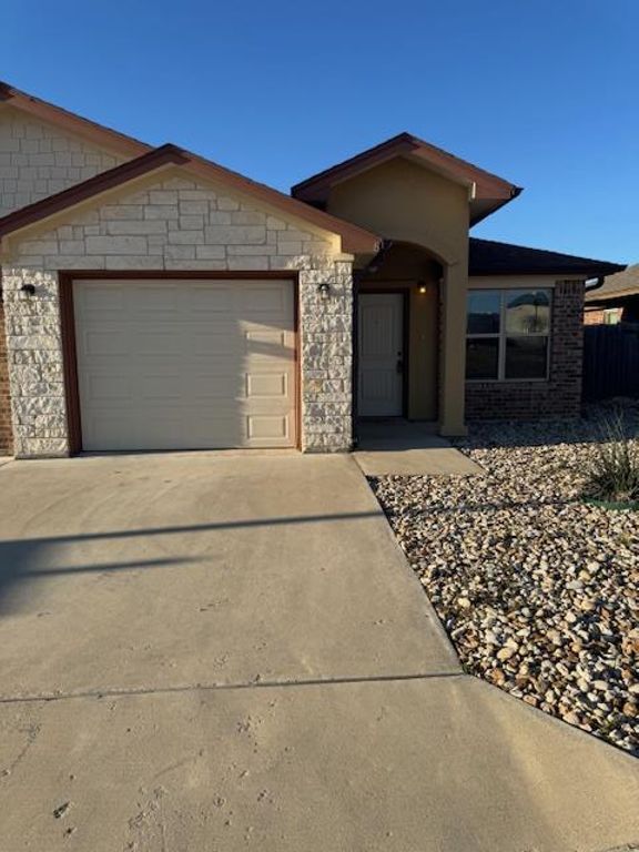 101 Calvin Smith LN B, Jarrell, TX 76537