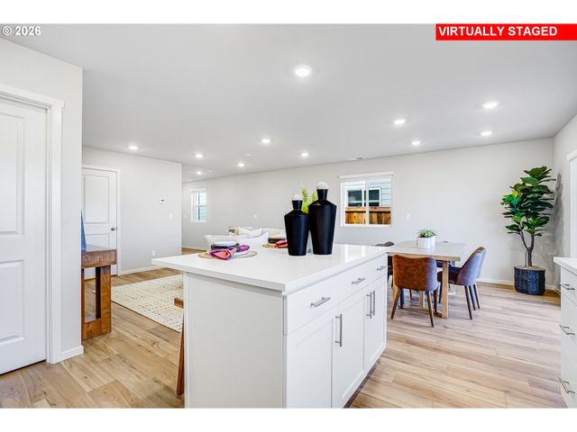 1516 Aspen St, Woodburn, OR 97071
