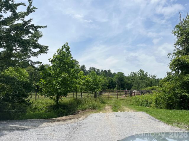 99999 Jones Road, Fletcher, NC 28732