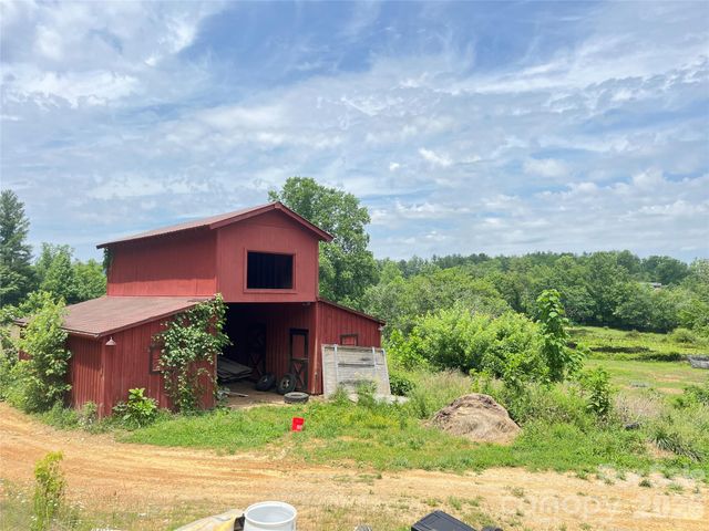 99999 Jones Road, Fletcher, NC 28732
